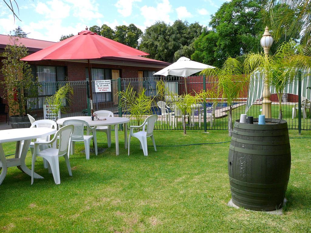 Murray River Motel Суон-Гілл Екстер'єр фото