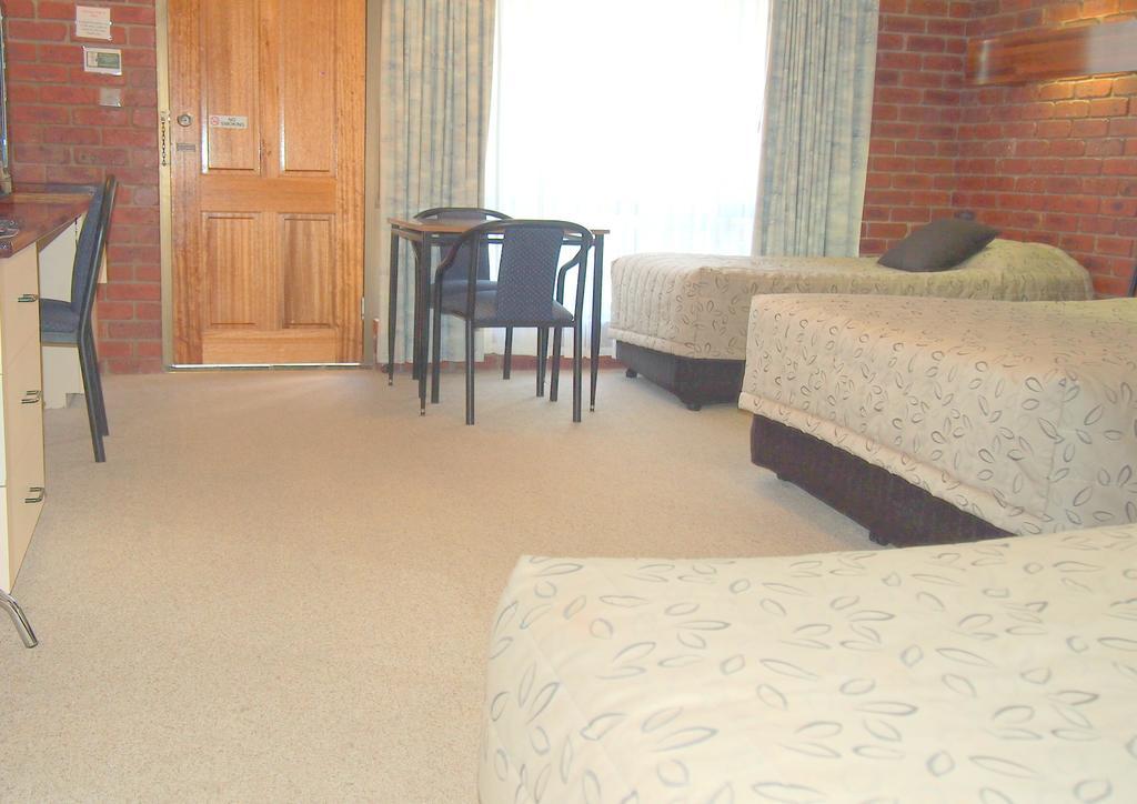 Murray River Motel Суон-Гілл Номер фото